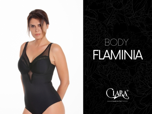 Modella indossa body Flaminia nero della collezione Clara Intimo 