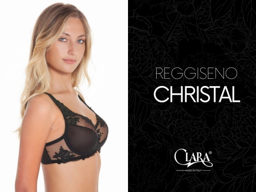 Modella indossa reggiseno trasparente nero Christal della collezione Clara Intimo