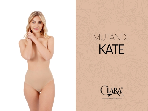 Modella indossa mutanda shapewear Kate color skin della collezione Clara Intimo.